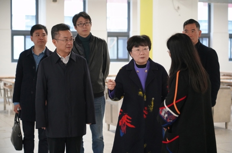护航开学季 奔赴新起点 —— 区领导朱筱菁一行莅临独墅湖中学视察指导开学工作