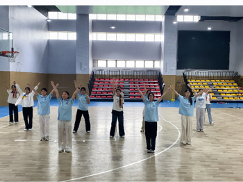 2025.11.18《我校啦啦操队斩获吴中区“阳光体育”大赛一等奖》李新萍